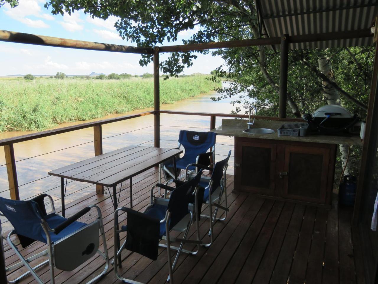 Waterlea-On-River Tented Cabins Middelburg  Esterno foto